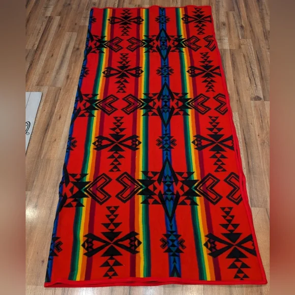 Rare - Pendleton wool blanket, retired Spirit pattern- 90x90 - Picture 10 of 13